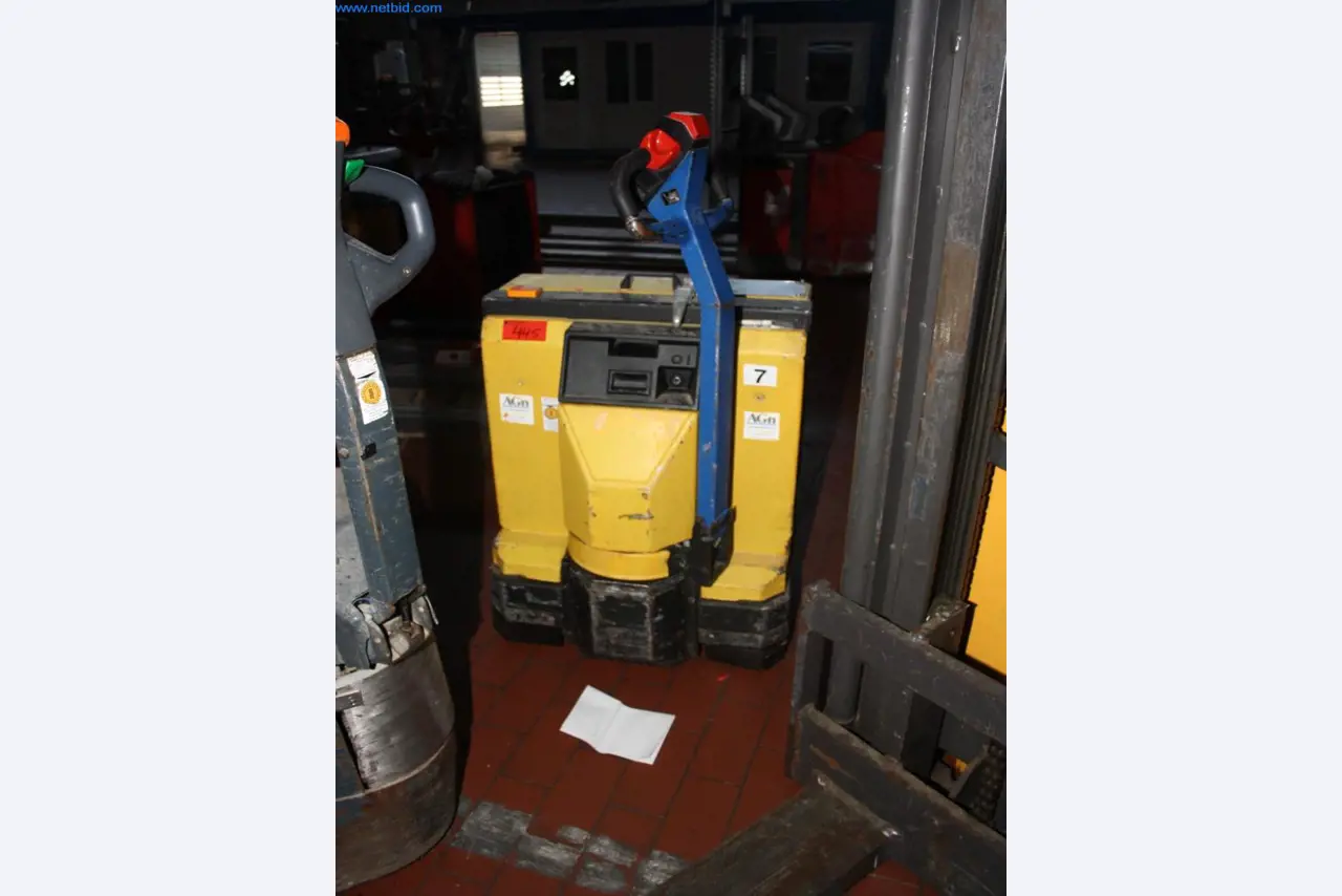 Devices for air conditioning, heating and cooling, workshop and storage facilities-3