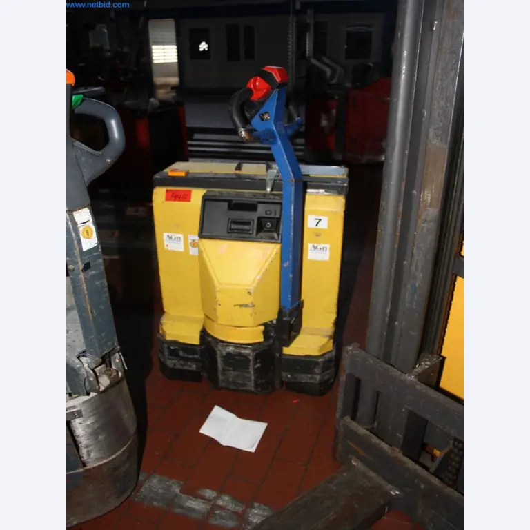 Devices for air conditioning, heating and cooling, workshop and storage facilities-3