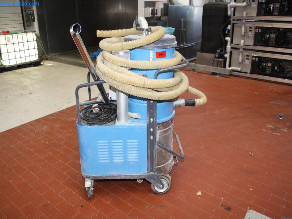 Devices for air conditioning, heating and cooling, workshop and storage facilities-1