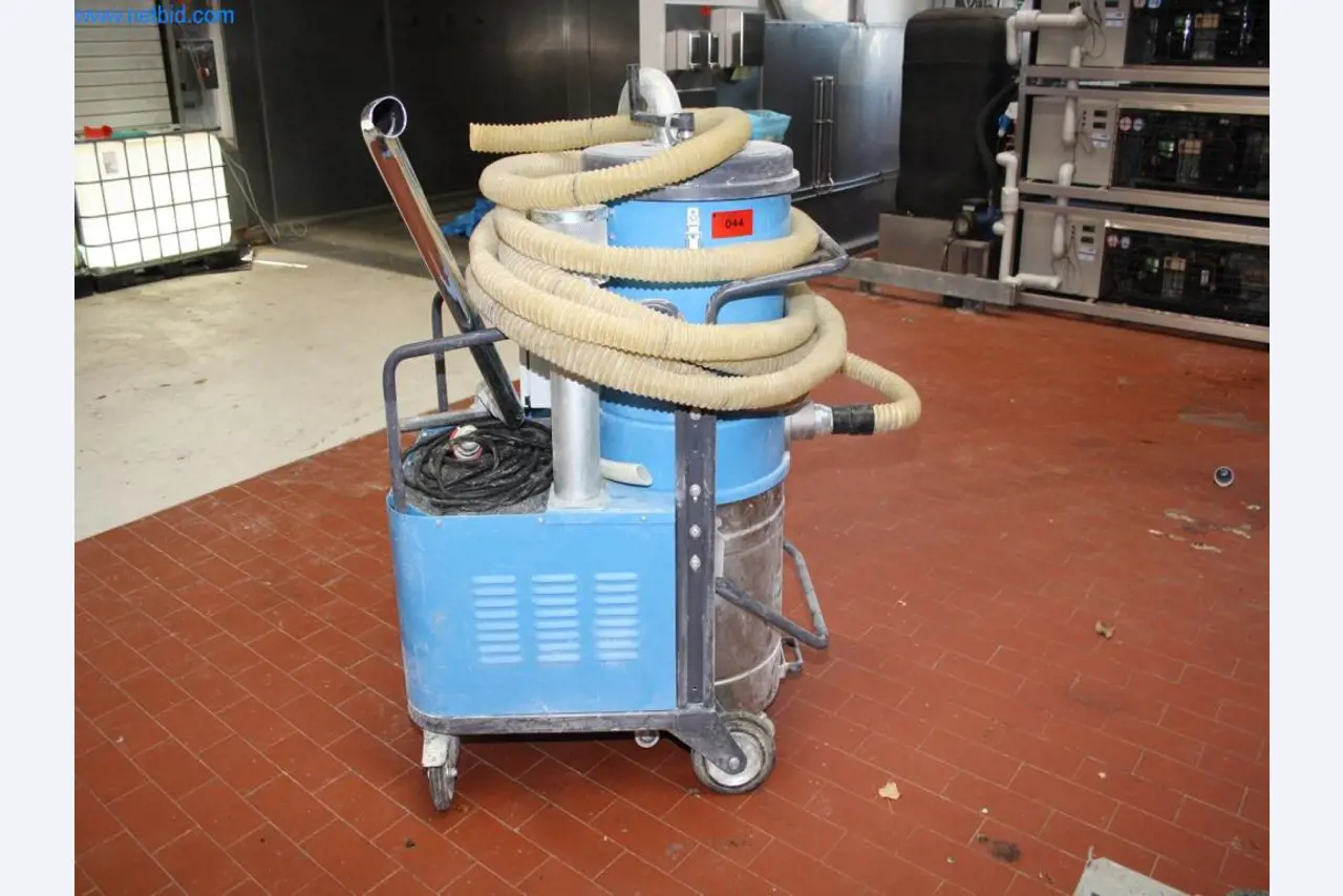 Devices for air conditioning, heating and cooling, workshop and storage facilities-1