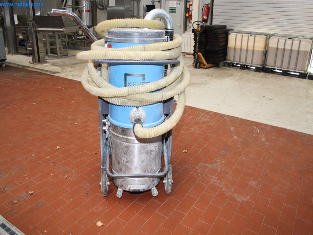 Devices for air conditioning, heating and cooling, workshop and storage facilities-3