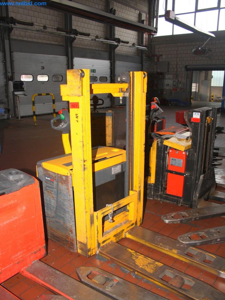 Devices for air conditioning, heating and cooling, workshop and storage facilities-2