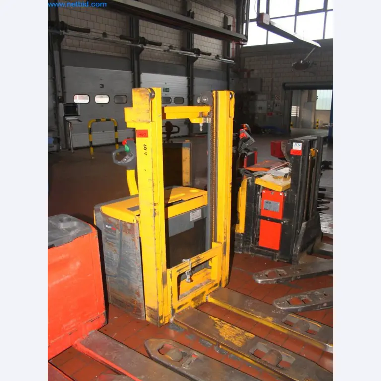 Devices for air conditioning, heating and cooling, workshop and storage facilities-2