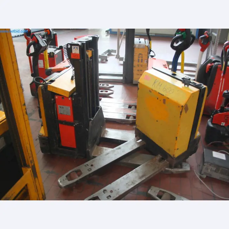 Devices for air conditioning, heating and cooling, workshop and storage facilities-1