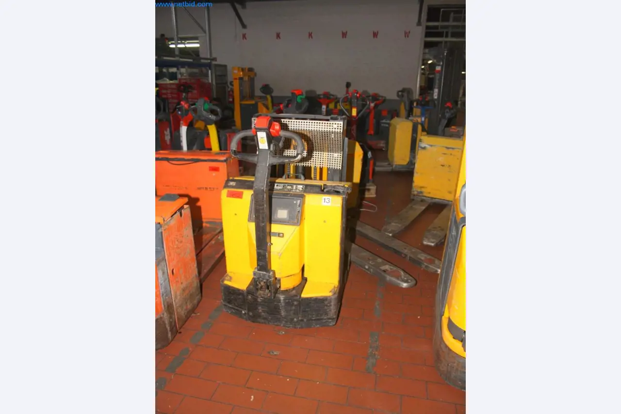 Devices for air conditioning, heating and cooling, workshop and storage facilities-2