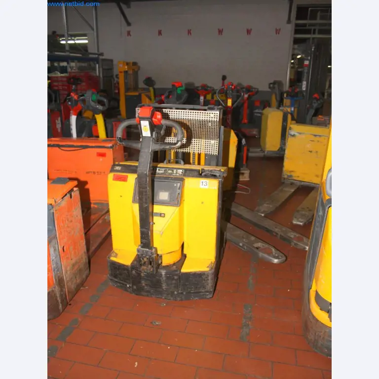 Devices for air conditioning, heating and cooling, workshop and storage facilities-2