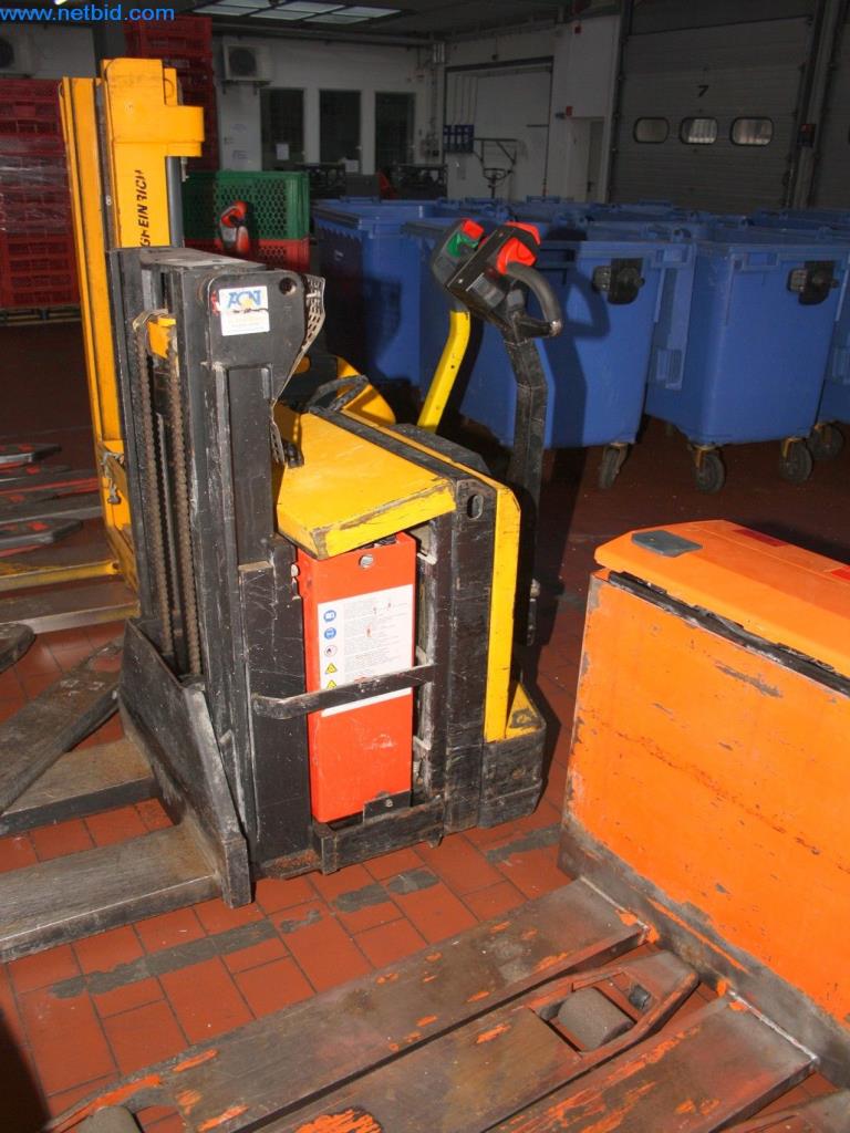 Devices for air conditioning, heating and cooling, workshop and storage facilities-5