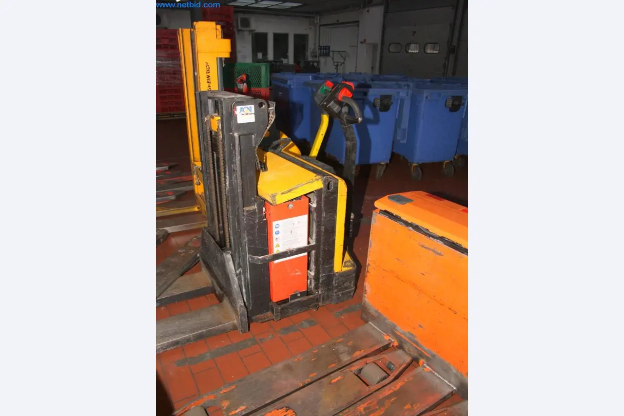 Devices for air conditioning, heating and cooling, workshop and storage facilities-5