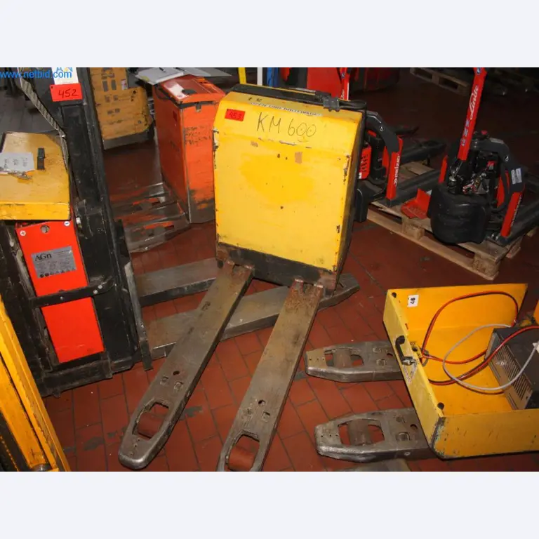 Devices for air conditioning, heating and cooling, workshop and storage facilities-1