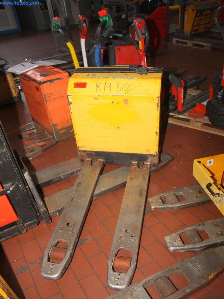 Devices for air conditioning, heating and cooling, workshop and storage facilities-2