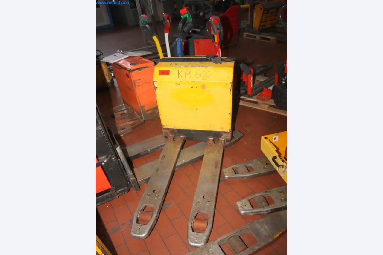 Devices for air conditioning, heating and cooling, workshop and storage facilities-2