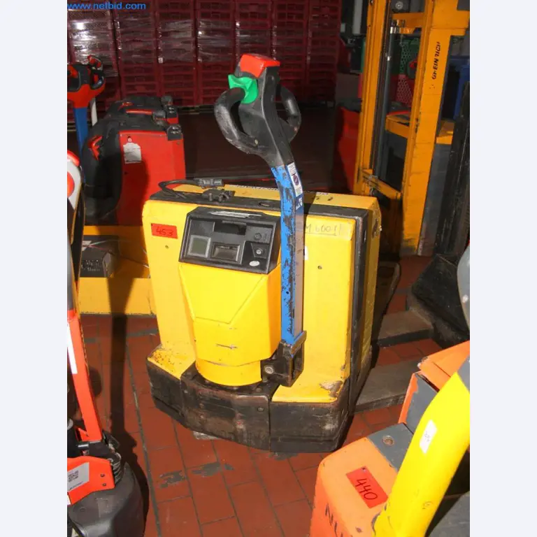 Devices for air conditioning, heating and cooling, workshop and storage facilities-4