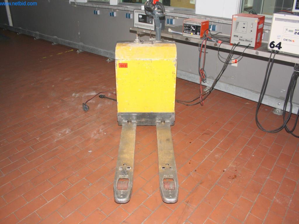 Devices for air conditioning, heating and cooling, workshop and storage facilities-2