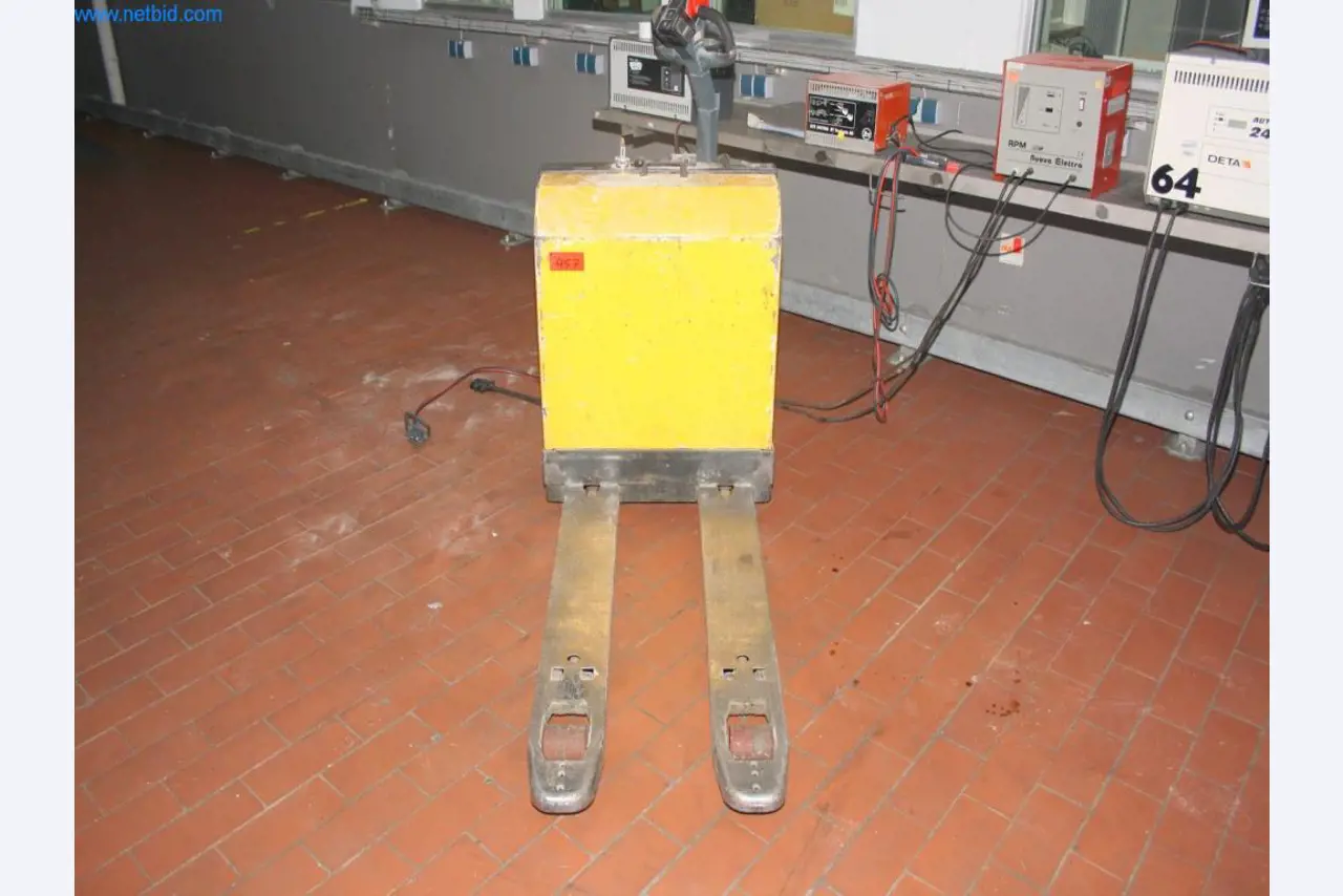 Devices for air conditioning, heating and cooling, workshop and storage facilities-2