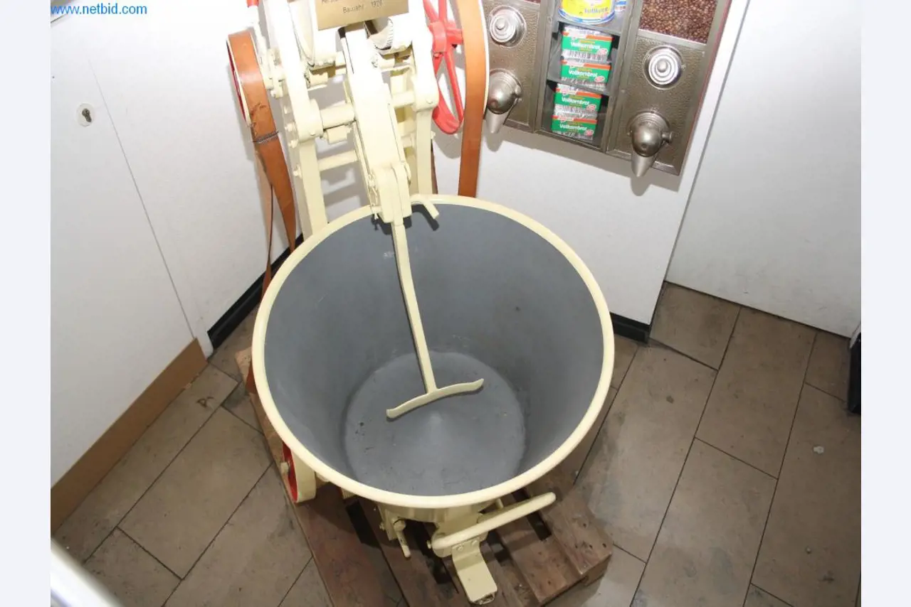 Devices for air conditioning, heating and cooling, workshop and storage facilities-3