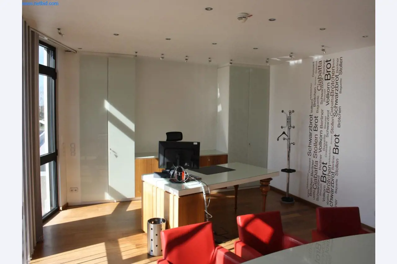 Devices for air conditioning, heating and cooling, workshop and storage facilities-11