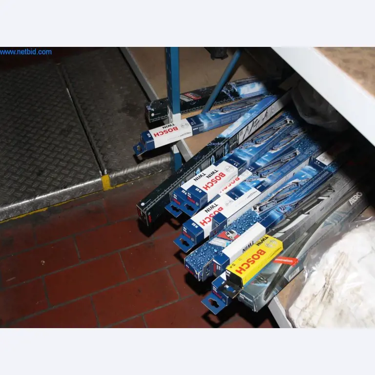 Devices for air conditioning, heating and cooling, workshop and storage facilities-11