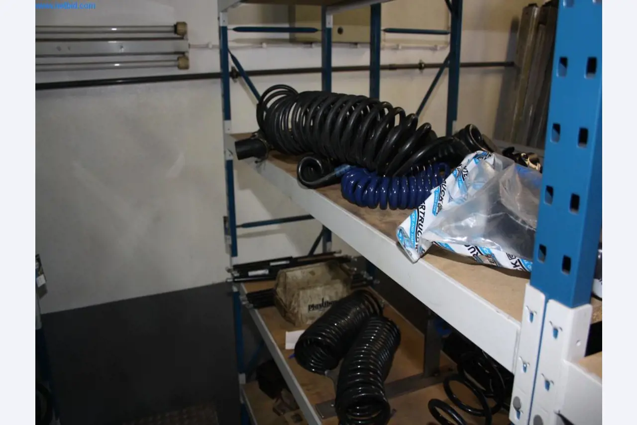 Devices for air conditioning, heating and cooling, workshop and storage facilities-12