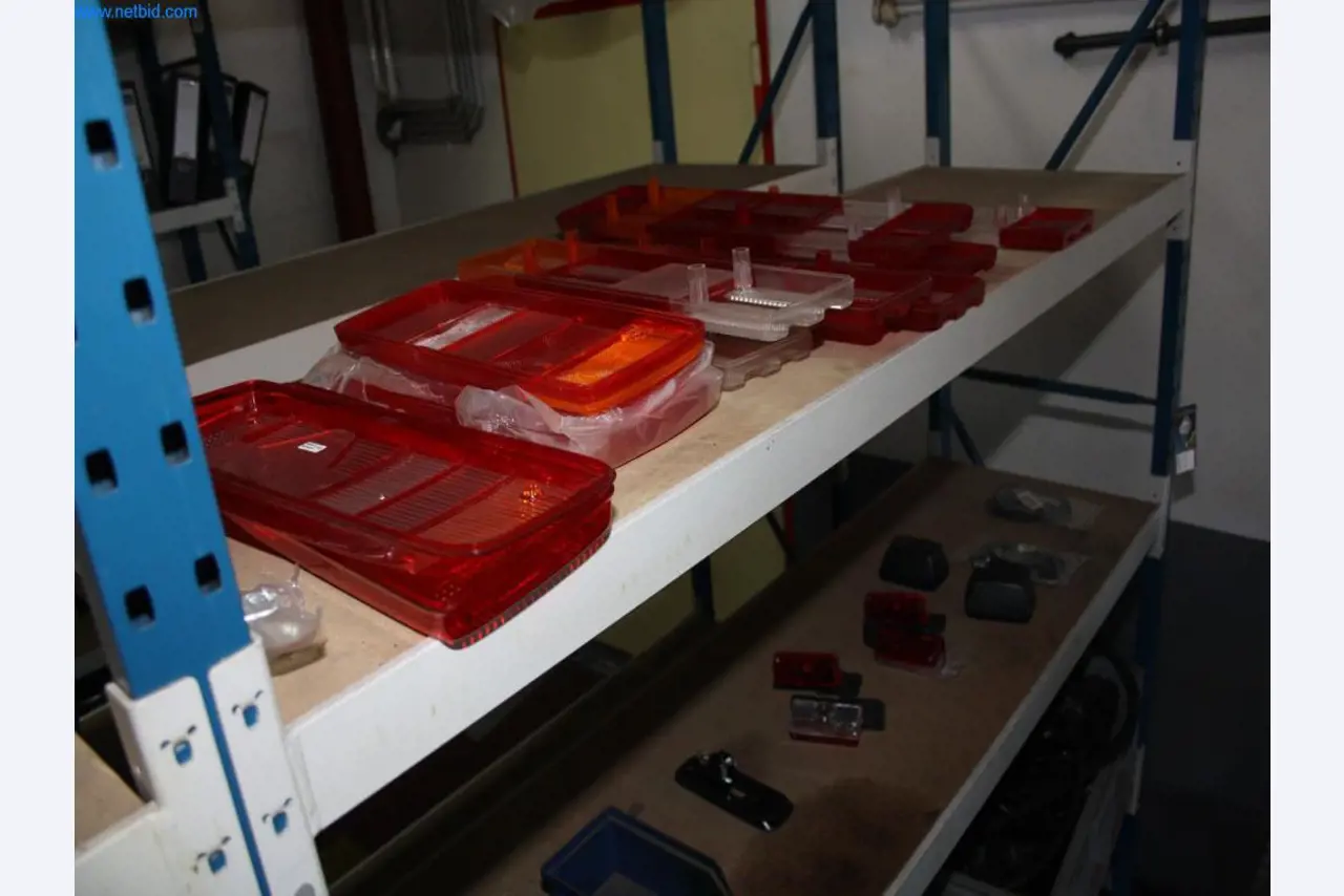 Devices for air conditioning, heating and cooling, workshop and storage facilities-14