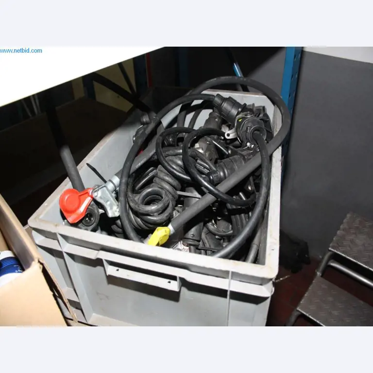 Devices for air conditioning, heating and cooling, workshop and storage facilities-15