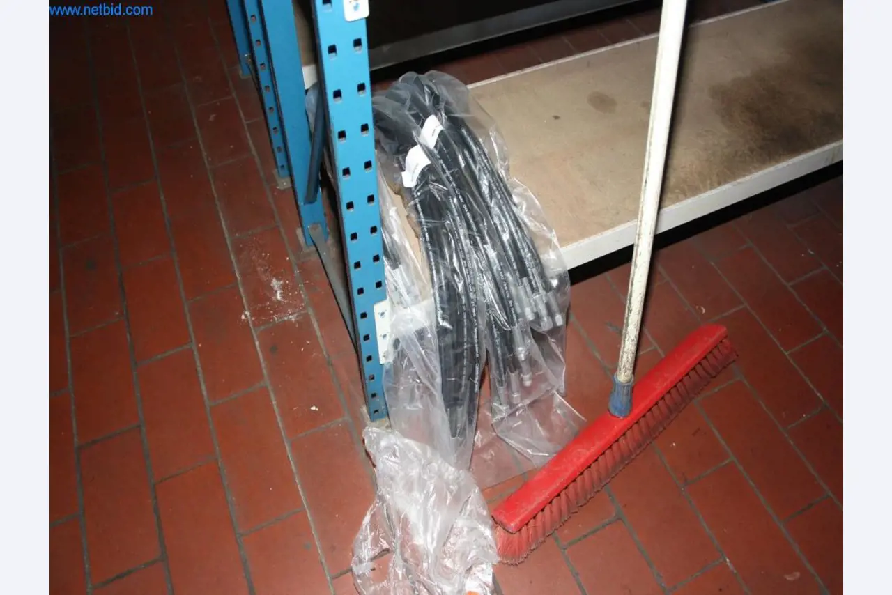 Devices for air conditioning, heating and cooling, workshop and storage facilities-17