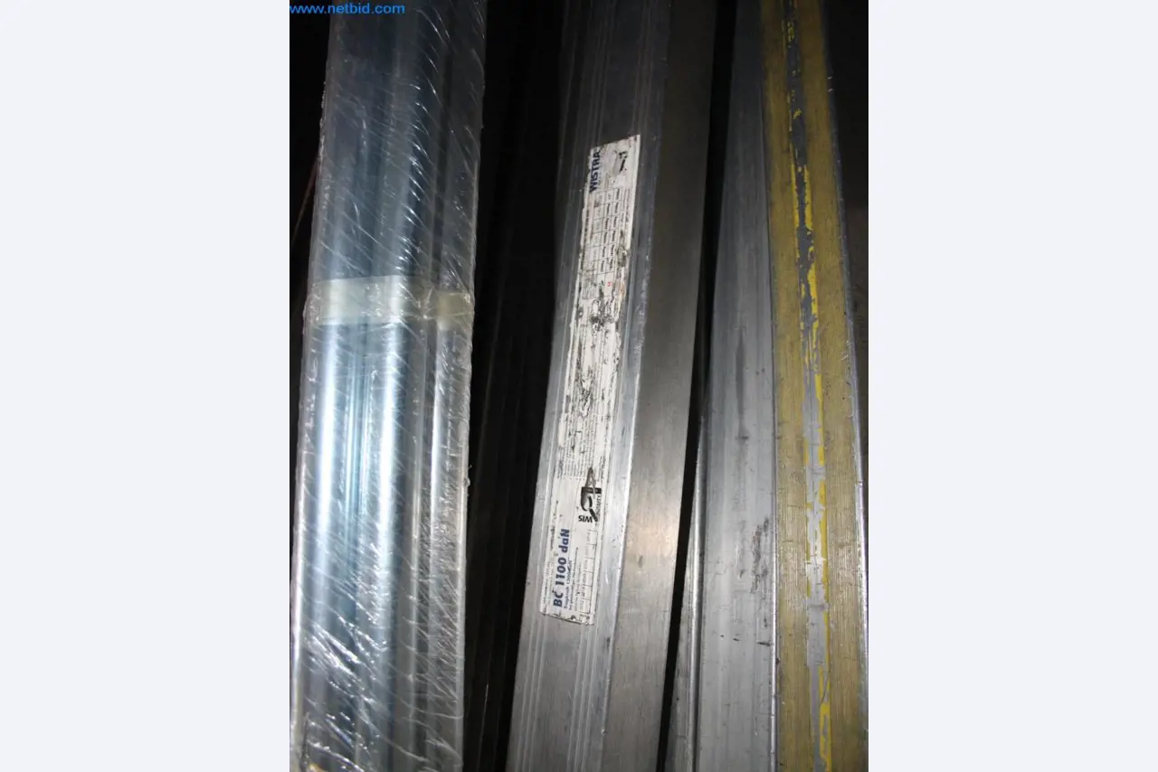 Devices for air conditioning, heating and cooling, workshop and storage facilities-20