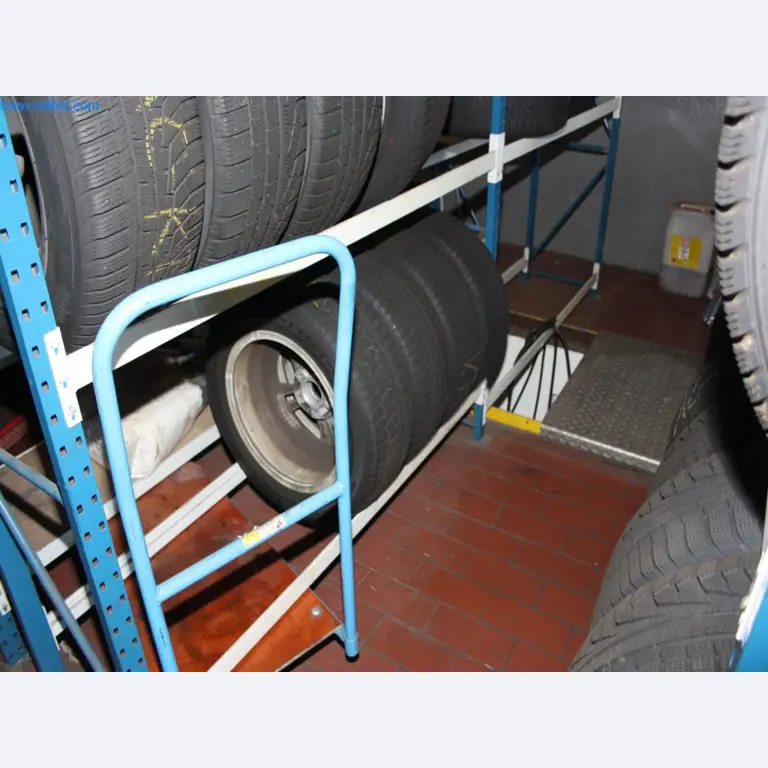 Devices for air conditioning, heating and cooling, workshop and storage facilities-21