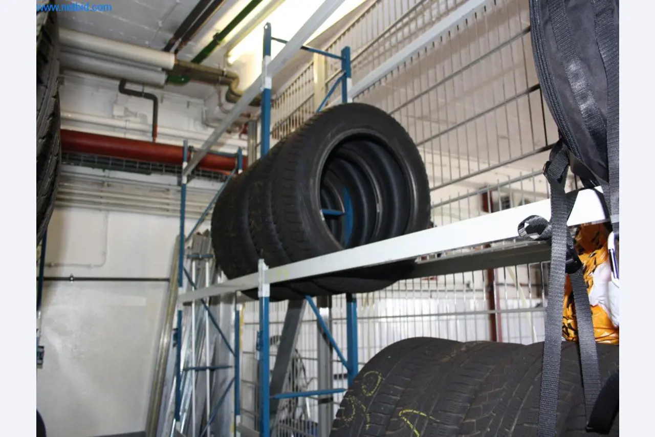 Devices for air conditioning, heating and cooling, workshop and storage facilities-23