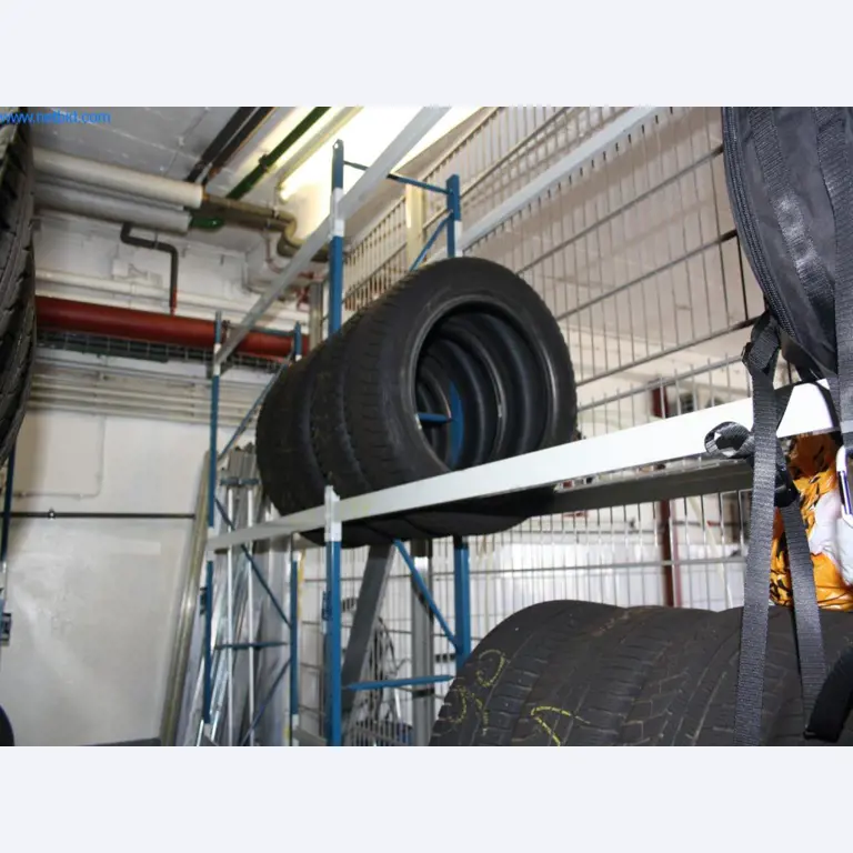 Devices for air conditioning, heating and cooling, workshop and storage facilities-23