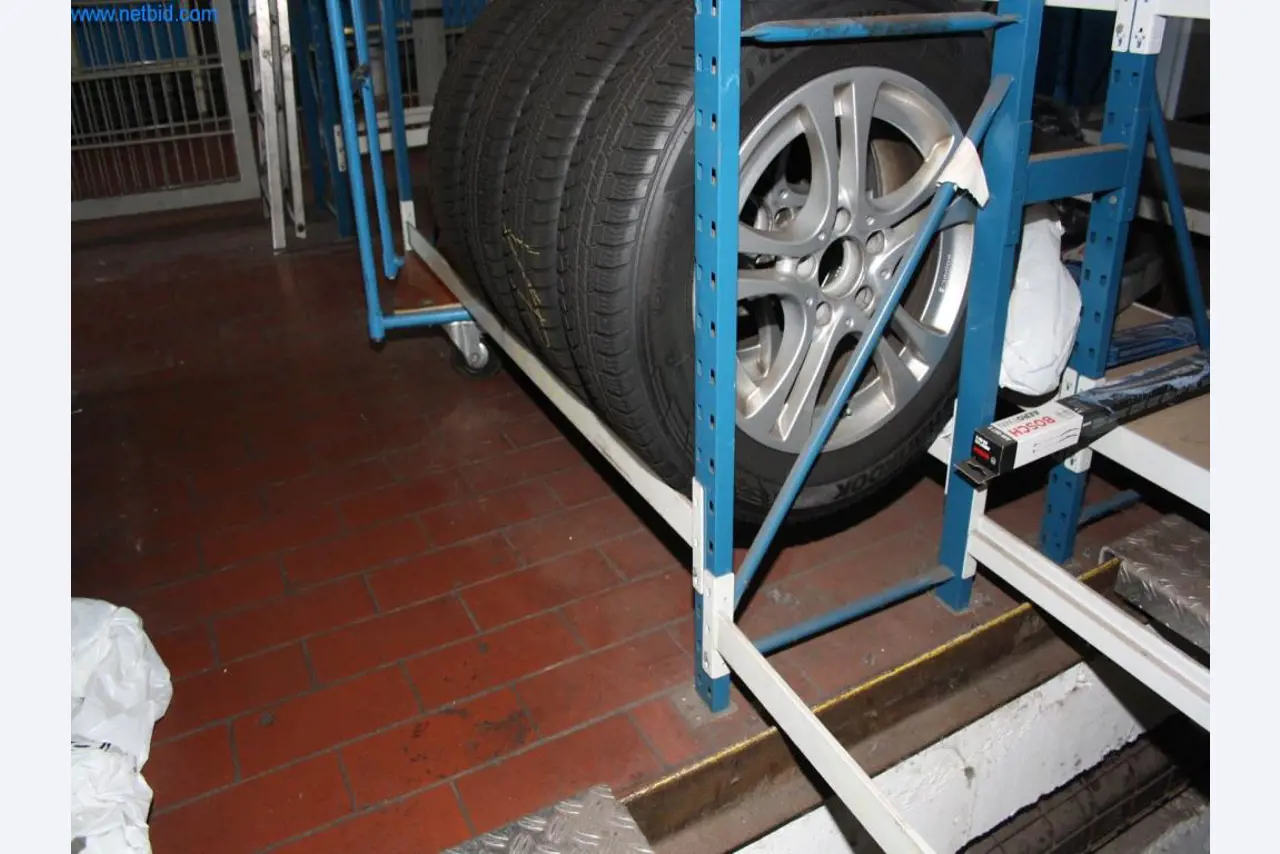 Devices for air conditioning, heating and cooling, workshop and storage facilities-26