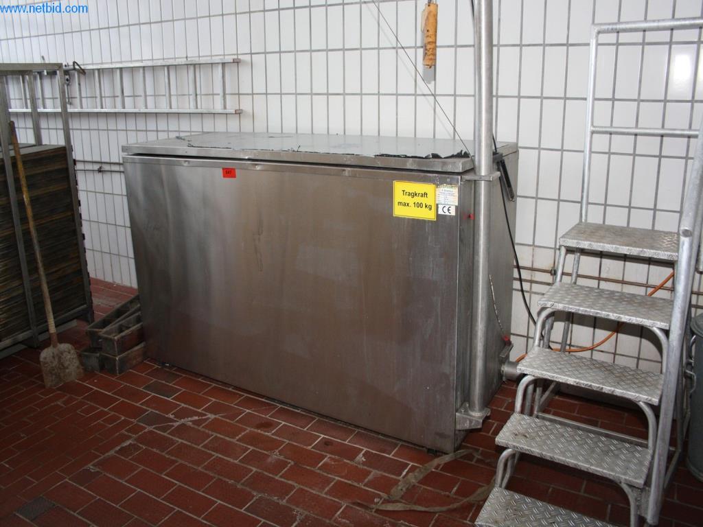 Devices for air conditioning, heating and cooling, workshop and storage facilities-1