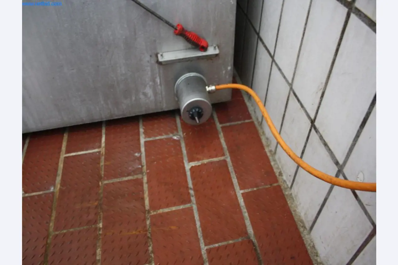 Devices for air conditioning, heating and cooling, workshop and storage facilities-6