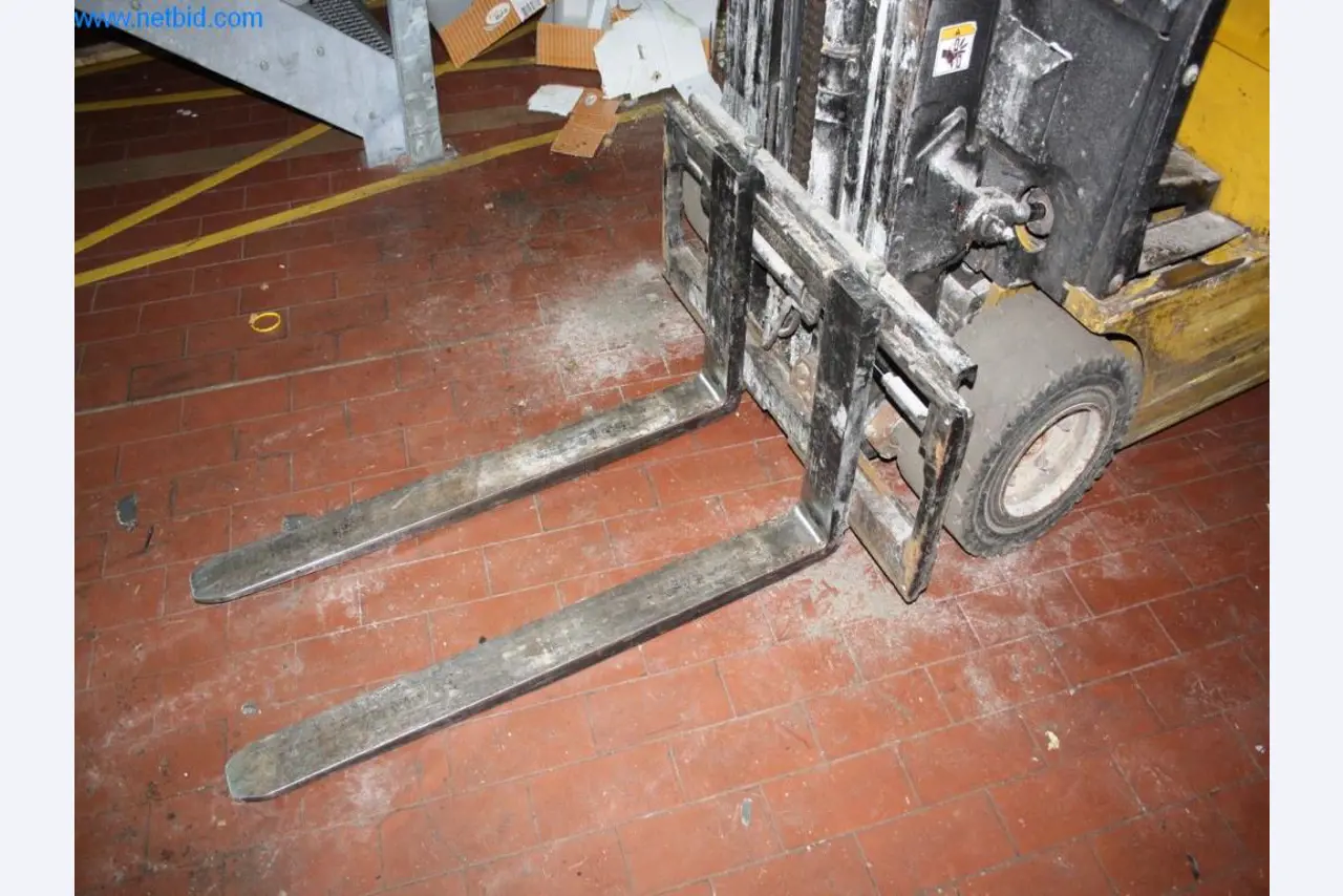 Devices for air conditioning, heating and cooling, workshop and storage facilities-6