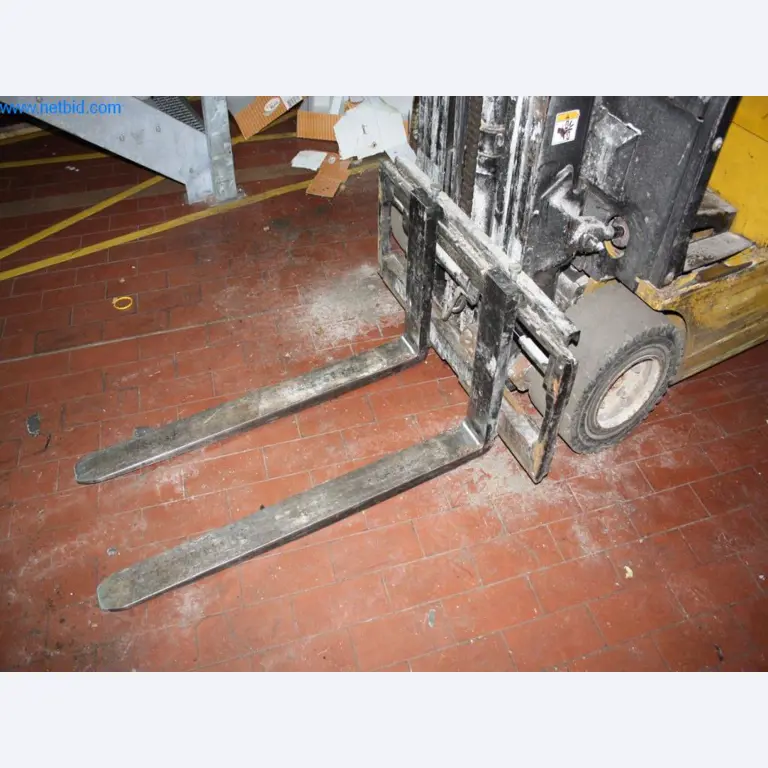 Devices for air conditioning, heating and cooling, workshop and storage facilities-6