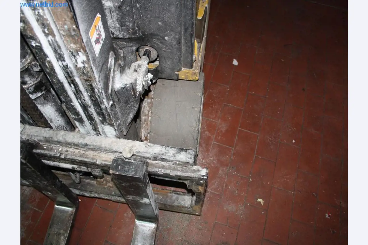 Devices for air conditioning, heating and cooling, workshop and storage facilities-8