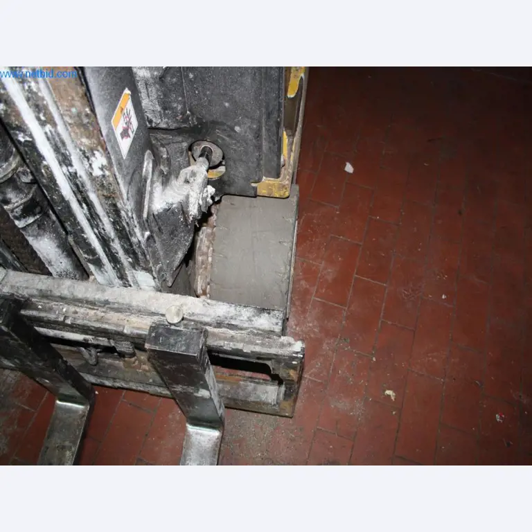 Devices for air conditioning, heating and cooling, workshop and storage facilities-8