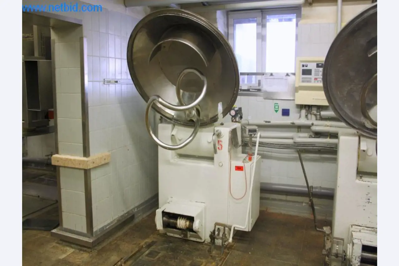 Devices for air conditioning, heating and cooling, workshop and storage facilities-1