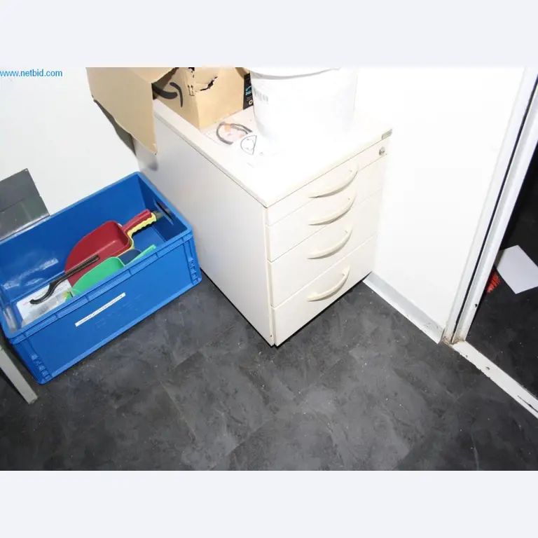 Devices for air conditioning, heating and cooling, workshop and storage facilities-10