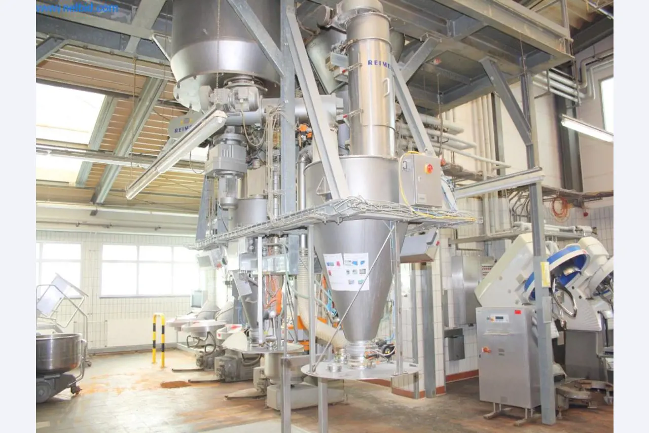 Devices for air conditioning, heating and cooling, workshop and storage facilities-1