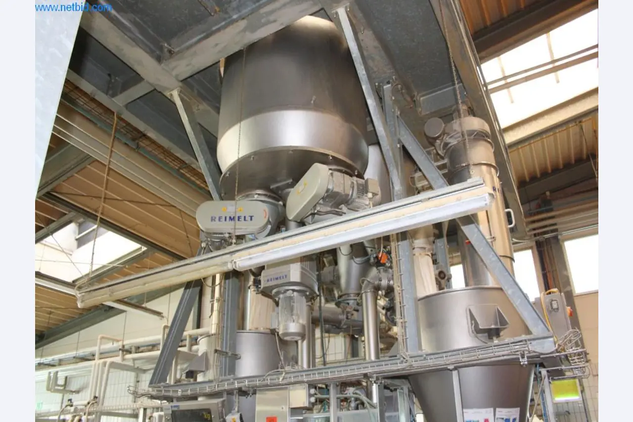 Devices for air conditioning, heating and cooling, workshop and storage facilities-4