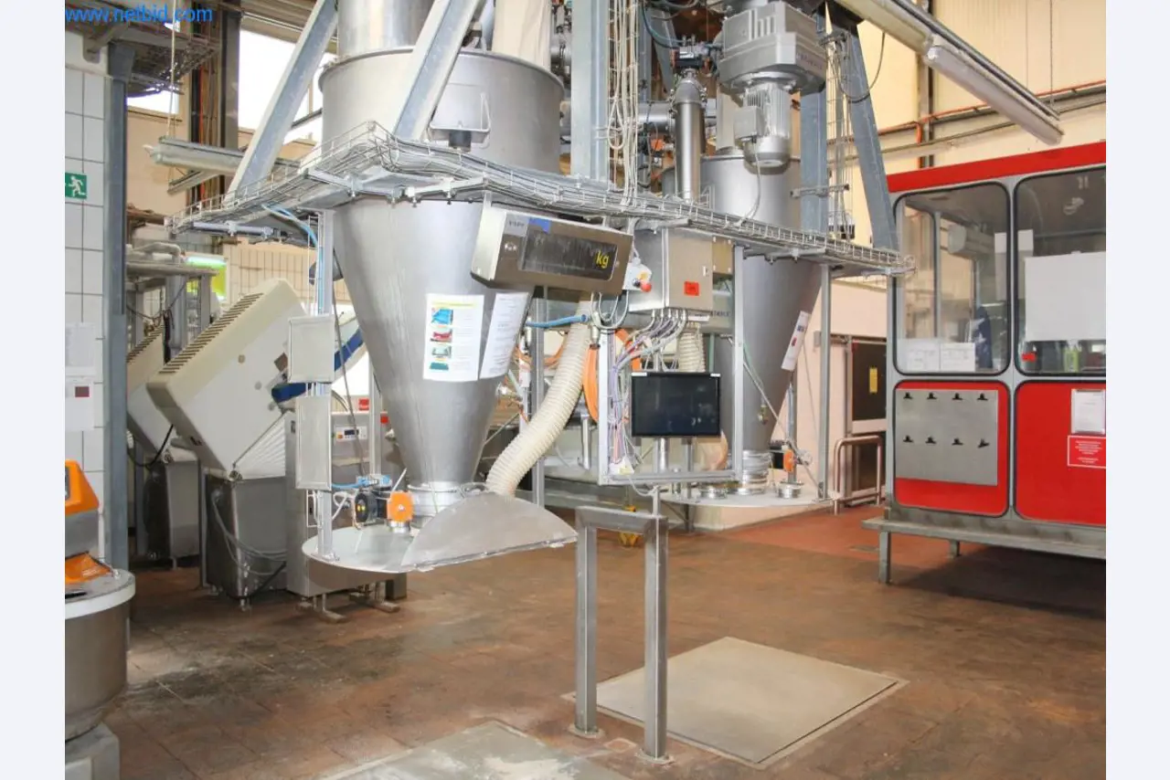 Devices for air conditioning, heating and cooling, workshop and storage facilities-5