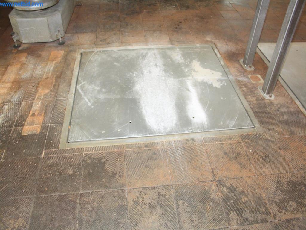 Devices for air conditioning, heating and cooling, workshop and storage facilities-7