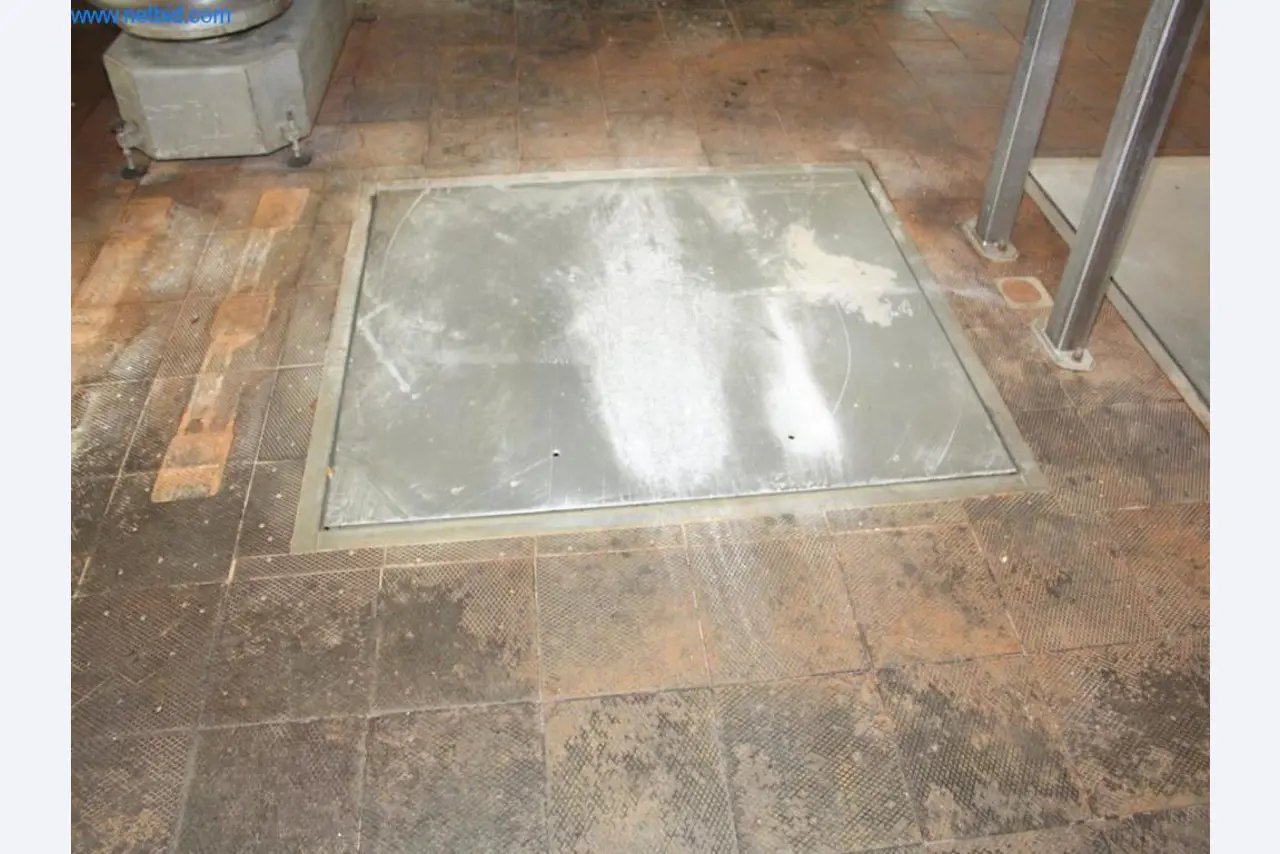 Devices for air conditioning, heating and cooling, workshop and storage facilities-7