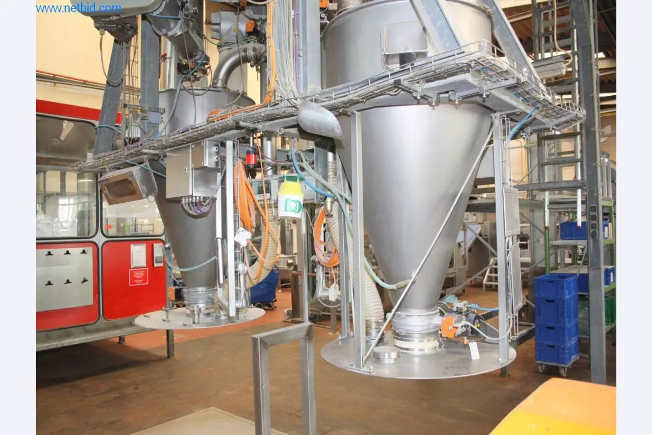 Devices for air conditioning, heating and cooling, workshop and storage facilities-8