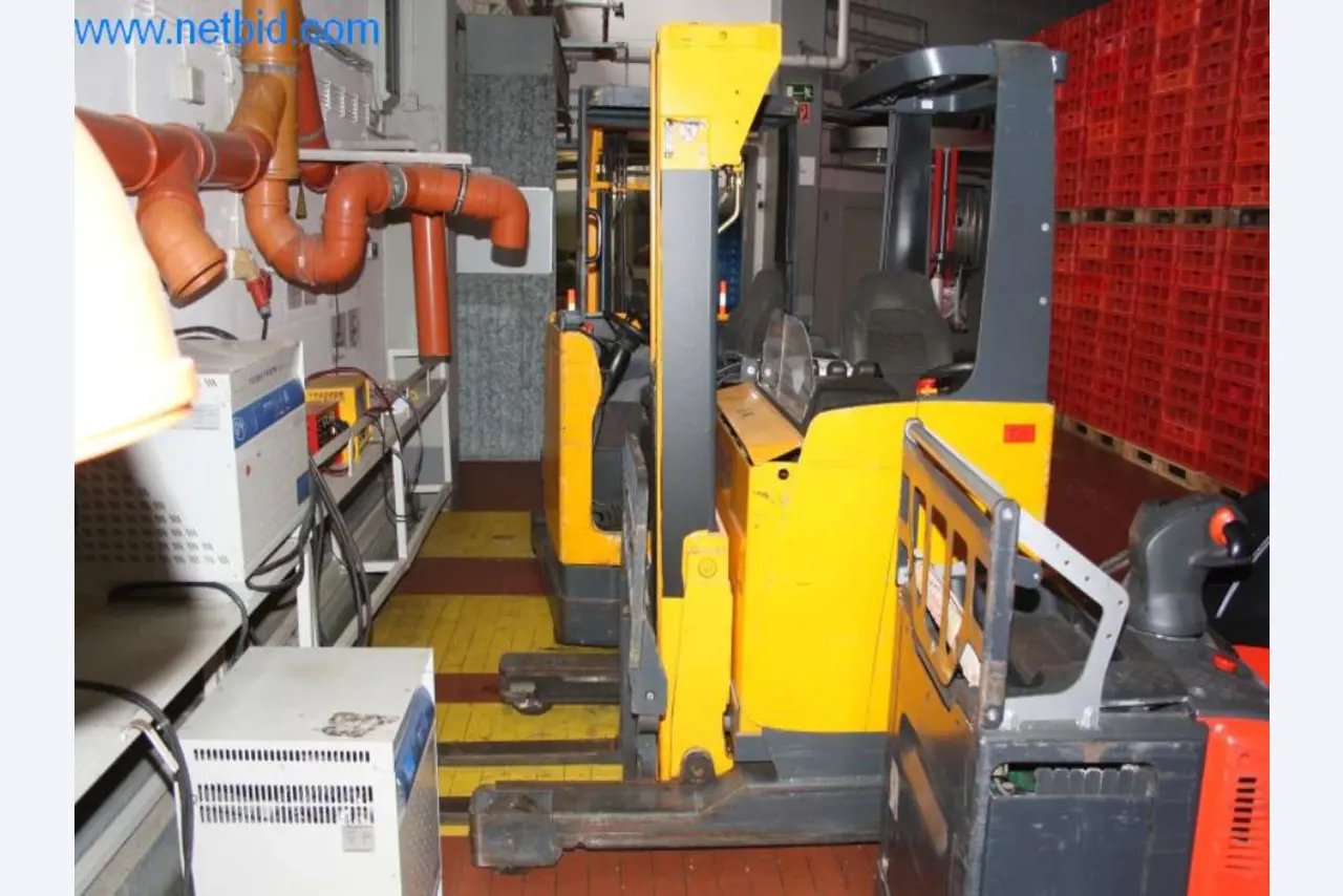 Devices for air conditioning, heating and cooling, workshop and storage facilities-1