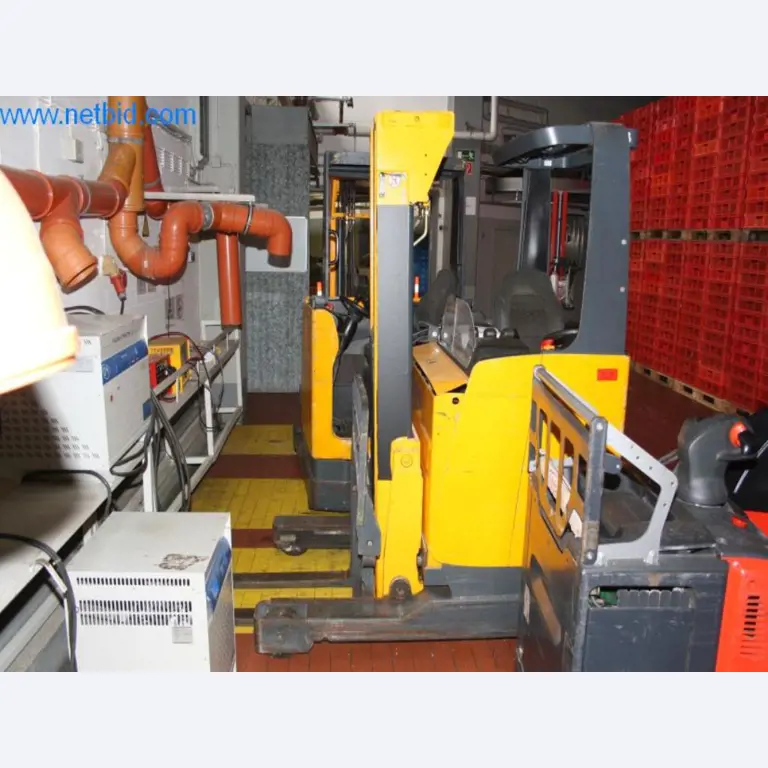 Devices for air conditioning, heating and cooling, workshop and storage facilities-1