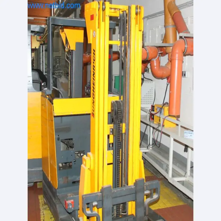 Devices for air conditioning, heating and cooling, workshop and storage facilities-5