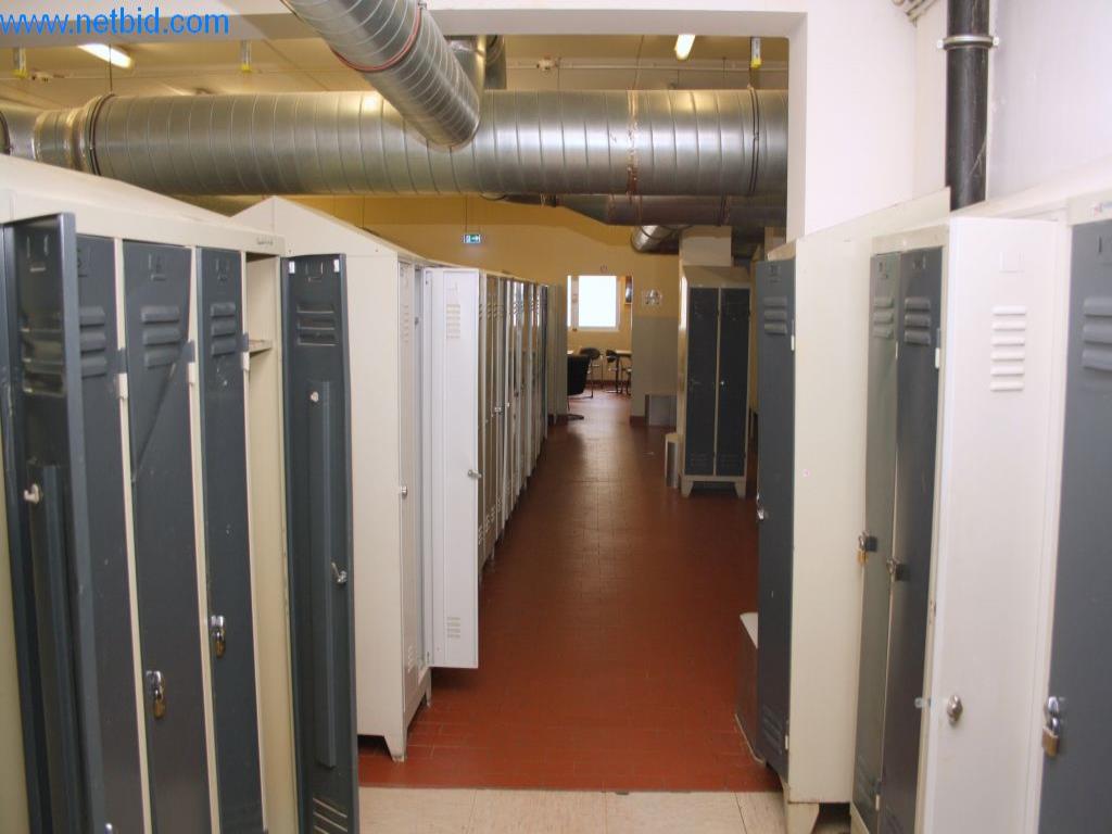 Devices for air conditioning, heating and cooling, workshop and storage facilities-3