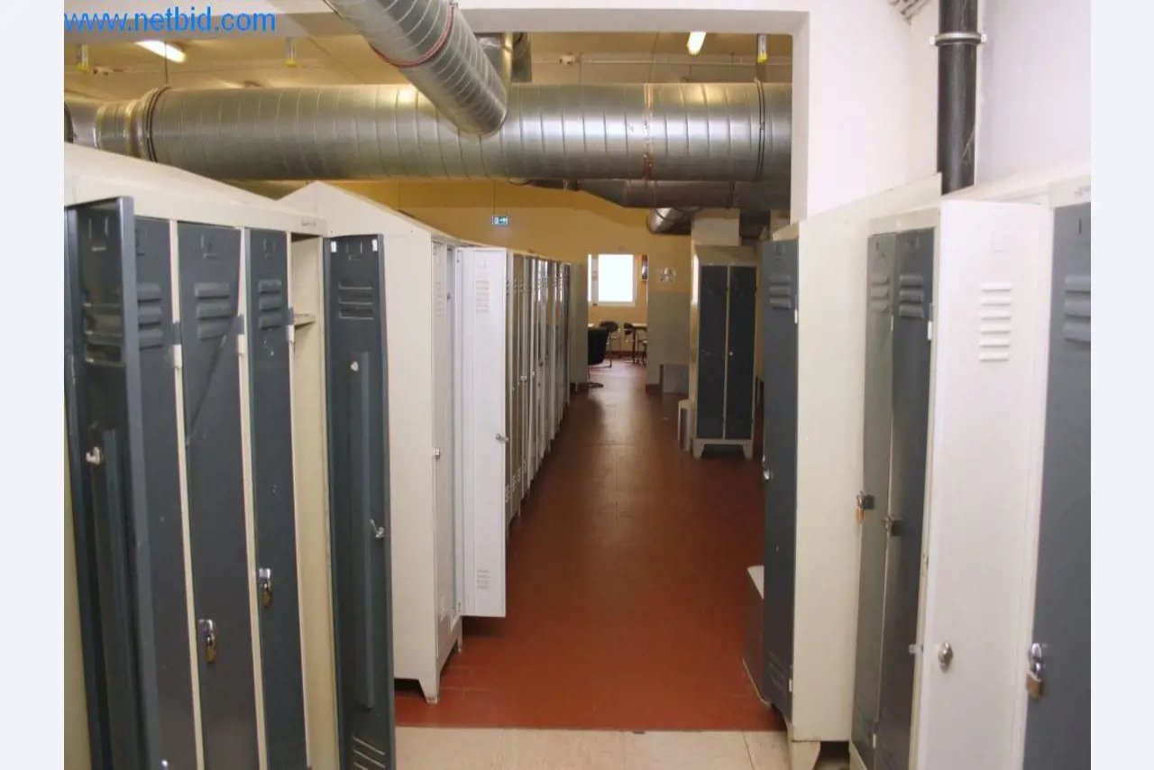 Devices for air conditioning, heating and cooling, workshop and storage facilities-3