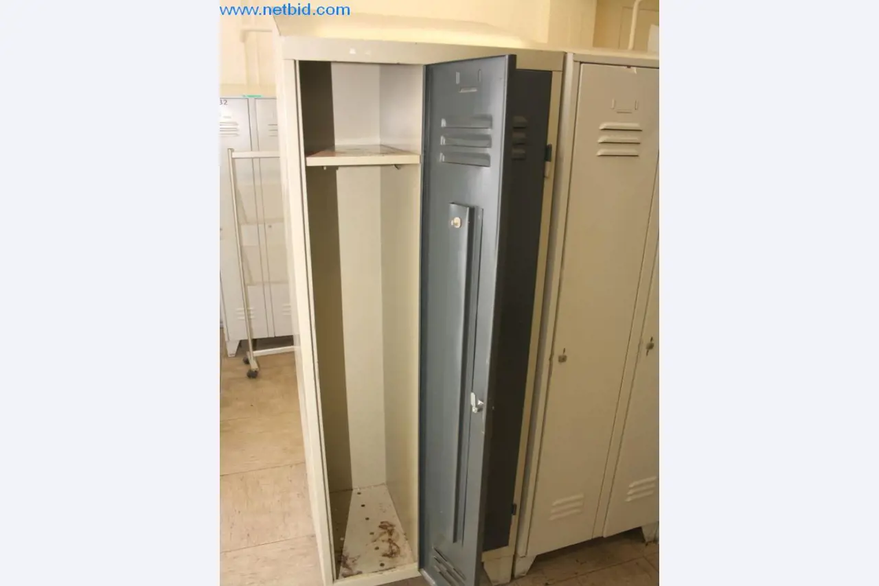 Devices for air conditioning, heating and cooling, workshop and storage facilities-4